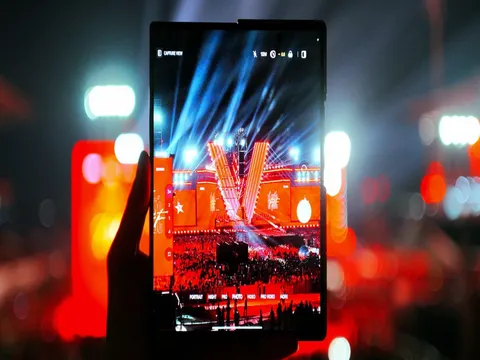 Gập mở khoảnh khắc tự hào dân tộc cùng Galaxy Z Fold7 tại đêm “concert Quốc gia”