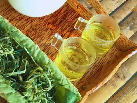 Uống nước lá sen cực hại với 5 người này: Càng uống càng tự hại mình