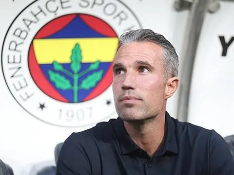 Feyenoord thua thảm Fernebahce, Van Persie chỉ ra lý do