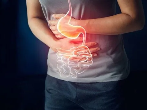 4 dấu hiệu cảnh báo bệnh dạ dày đã đi vào giai đoạn nặng: Có 1 cũng nên đi khám sớm
