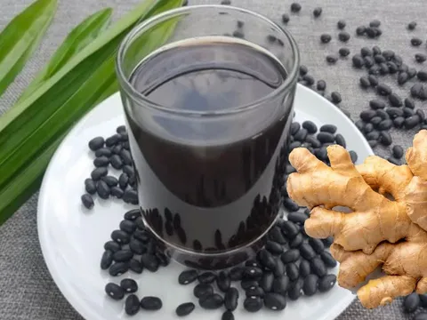 Uống nước đỗ đen rang nên bỏ thêm gừng, có 4 lợi ích tuyệt vời mà nhiều người chưa biết