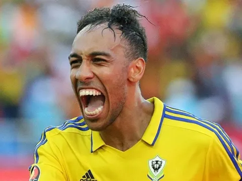 Aubameyang điên tiết: "Chúng tôi là con tin hay sao?"