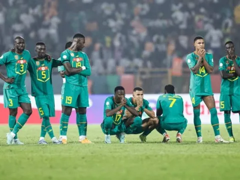 Mane kiến tạo, Senegal cay đắng thành cựu vương AFCON