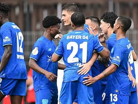 Ten Hag thắng trận ra mắt Leverkusen ở cúp QG Đức