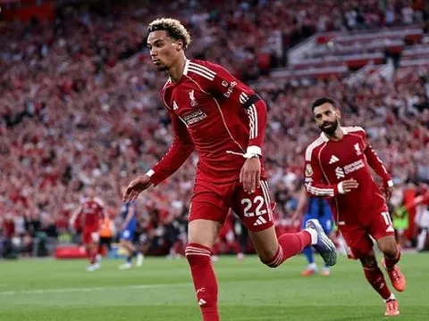 Bức tranh đa sắc của 4 tân binh Liverpool trận ra mắt Ngoại hạng Anh