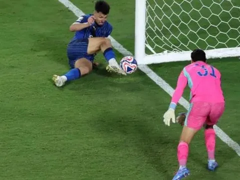 Donnarumma tiến gần Man City khi Galatasaray hỏi mua Ederson