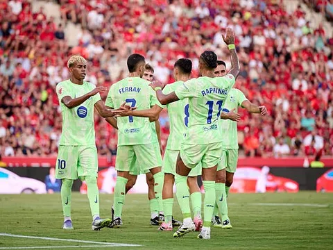 Barca đại thắng trong ngày Yamal rực sáng