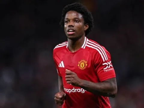 AS Roma đàm phán kép với MU, sau Sancho là Malacia