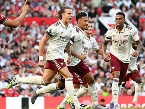 Chiến thắng tại Old Trafford: Dấu hiệu của nhà vô địch hay lời cảnh báo cho Arsenal?