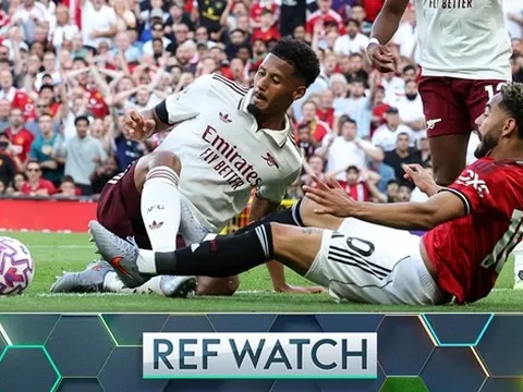 Man Utd bị từ chối phạt đền? Cựu trọng tài Ngoại hạng Anh lên tiếng