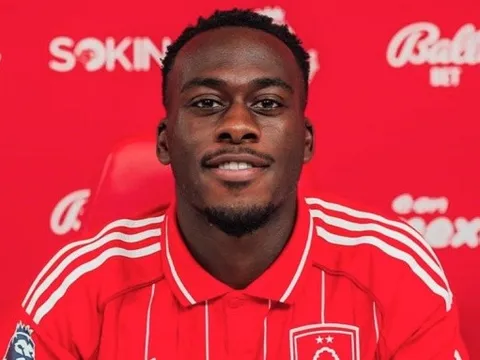 CHÍNH THỨC! Nottingham Forest công bố tân binh Arnaud Kalimuendo, giá 31,5 triệu euro
