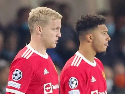 Sancho trước nguy cơ thành "Van de Beek 2.0" ở MU