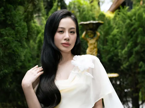 Học trò Mạnh Quỳnh ra mắt Album vol.8 “Thương hoài ngàn năm”