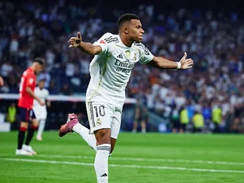 Mbappe tỏa sáng, Real nhọc nhằn giành 3 điểm ngày ra quân