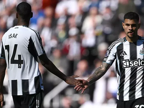 CĐV Newcastle thích thú với "lời thách thức" của Guimaraes dành cho Isak