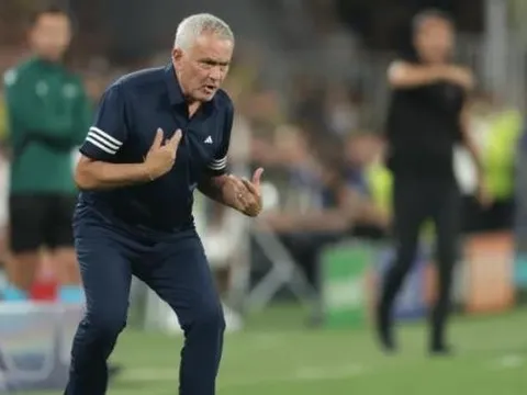 Mourinho: Benfica phòng ngự quá tốt, Fenerbahce không có cơ hội