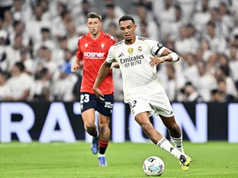 Fan Liverpool chế nhạo màn ra mắt của Alexander-Arnold với Real Madrid