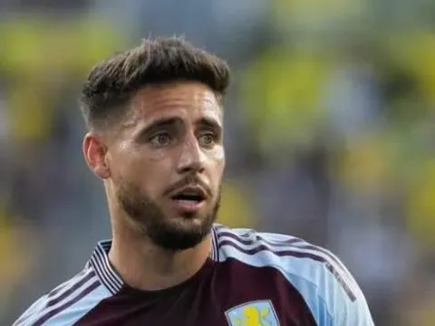 Hậu vệ Aston Villa, Alex Moreno sắp hoàn tất chuyển nhượng sang Girona