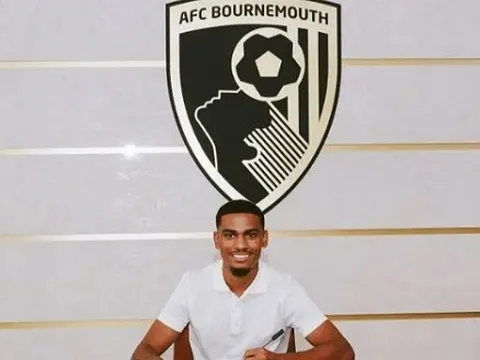 CHÍNH THỨC: Học trò Ten Hag trở thành tân binh thứ 7 của Bournemouth