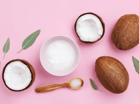 6 loại nguyên liệu rẻ tiền được coi là nước tẩy trang tự nhiên an toàn và nuôi dưỡng làn da