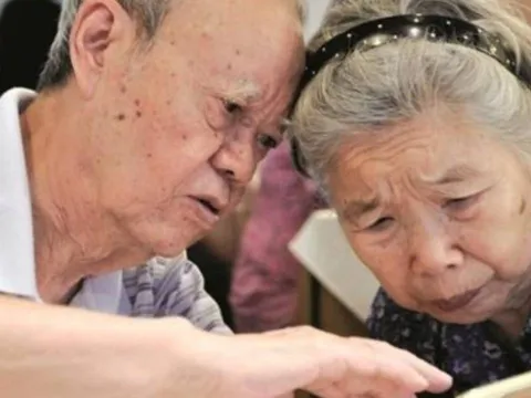 Bao nhiêu tuổi nên bắt đầu tiết kiệm tiền dưỡng già? Chuyên gia chỉ ra thời điểm vàng