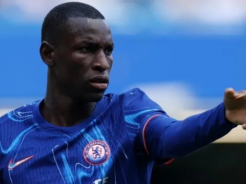 Jackson gần như rời Chelsea, được 3 CLB cùng lúc theo đuổi