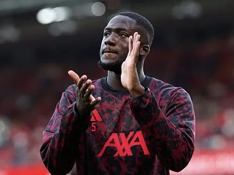 Bài toán phòng ngự của Liverpool không chỉ cần một tân binh
