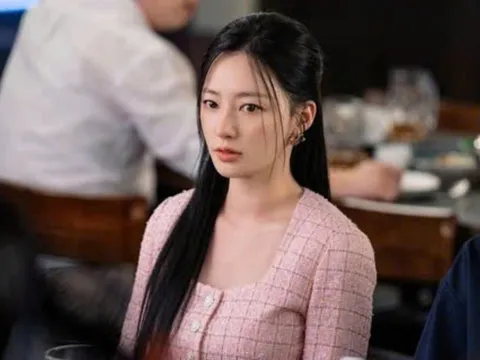 Nạn nhân cáo buộc Song Ha-yoon trở về Hàn Quốc, chuẩn bị khởi kiện ngược nữ diễn viên và công ty luật Jium