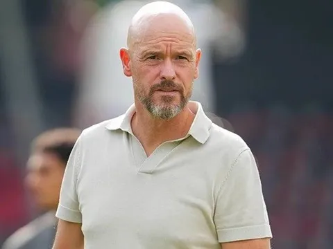 Ten Hag thua trận ra mắt Bundesliga với Leverkusen