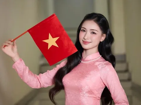 Hòa Minzy rưng rưng nước mắt sau khi thông báo ông nội qua đời