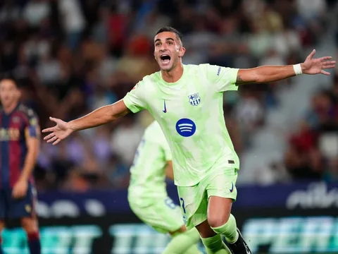 Ferran Torres tiết lộ chỉ đạo của Flick giúp Barca ngược dòng