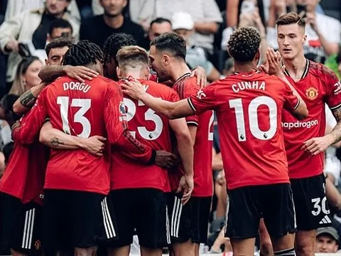 Gary Neville nói rõ quyết định kỳ lạ của Ruben Amorim trong trận hòa Fulham