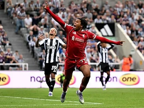 Chấm điểm Liverpool: Konate gây thất vọng; Vinh danh thần đồng 16 tuổi