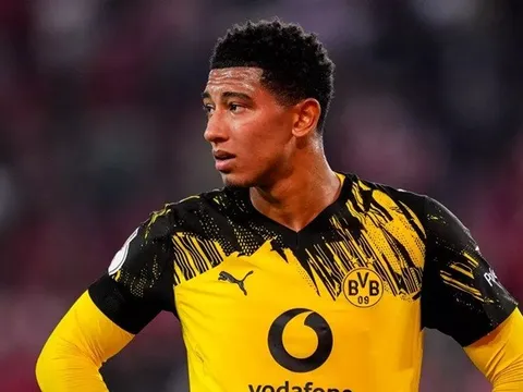 Cha mẹ Bellingham bị cấm vào phòng thay đồ Dortmund