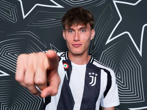 Nicolo Savona đến Nottingham và chiếc "chìa khóa vạn năng" cho Juventus