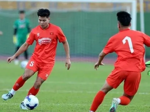 Nhiều tuyển thủ Việt Nam tập trung muộn vì V-League lùi lịch