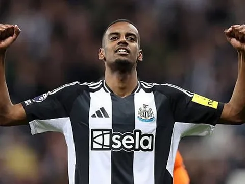 Giấc mơ Anfield đang khép lại với Isak?