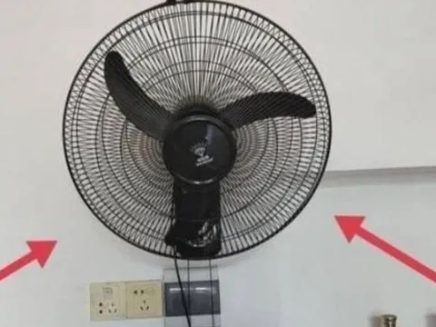 Dùng túi nilon vệ sinh quạt sạch bóng mà không cần tháo khung – mẹo đơn giản ai cũng làm được