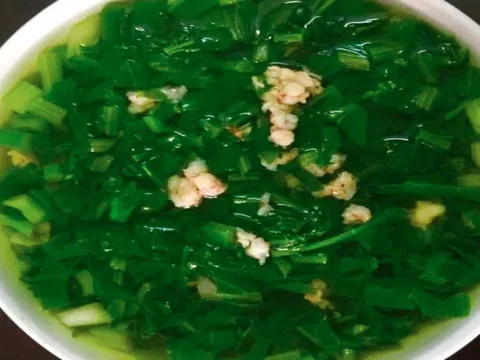 Những người không nên ăn rau cải