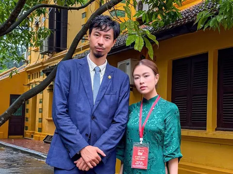 Hoàng Thùy Linh đăng ảnh chụp cùng Đen Vâu, netizen thi nhau vào chúc mừng
