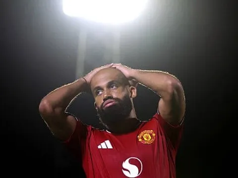 Thi đấu bạc nhược, MU bị đội League Two loại sau loạt luân lưu