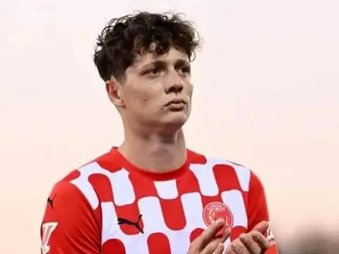 CHÍNH THỨC! Wolves chiêu mộ Ladislav Krejci từ Girona, giá 26 triệu bảng