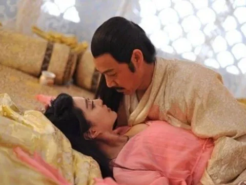 Vì sao sau khi được Hoàng thượng thị tẩm, phi tần phải có người dìu về cung? Sự thật ít ai biết!