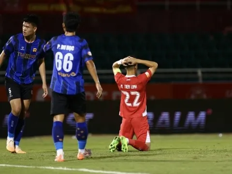 Tiến Linh thất vọng khi không thể ghi bàn trong trận gặp HAGL