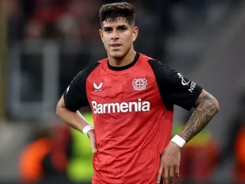NÓNG! Arsenal chốt xong vụ Hincapie, rõ cấu trúc thanh toán