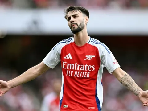 Arsenal đón tin vui khi Newcastle tiến gần chữ ký của Woltemade