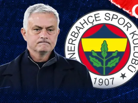 Hỗn độn ở Fenerbahce: Vì sao Jose Mourinho bị sa thải?