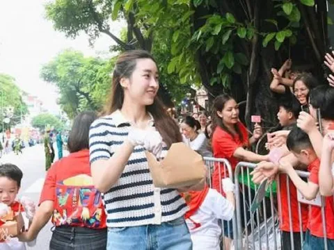 Hoa hậu Đỗ Mỹ Linh vướng tin đồn bầu bí lần 2 vì chi tiết này