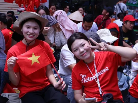 Người không dùng tài khoản ngân hàng có được nhận 100.000 đồng quà 2/9 hay không?