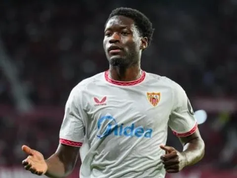 Man United có thể biến tiền bán Garnacho thành món hời với Lucien Agoume